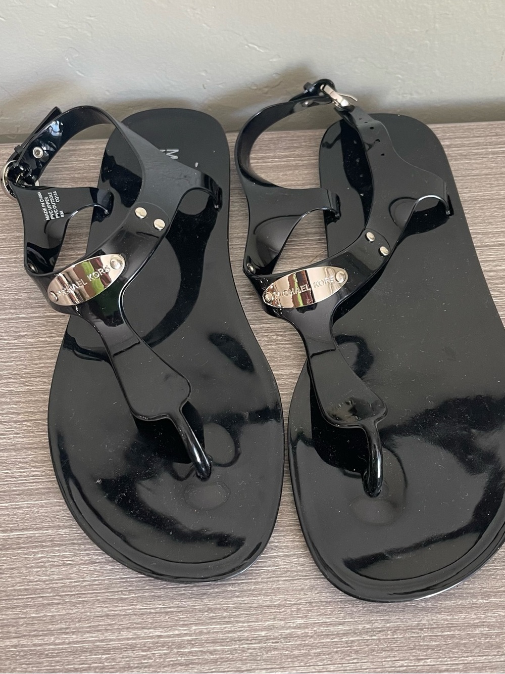 Michael Kors Eva Jelly Thong Sandal Black Size 8 Strappy